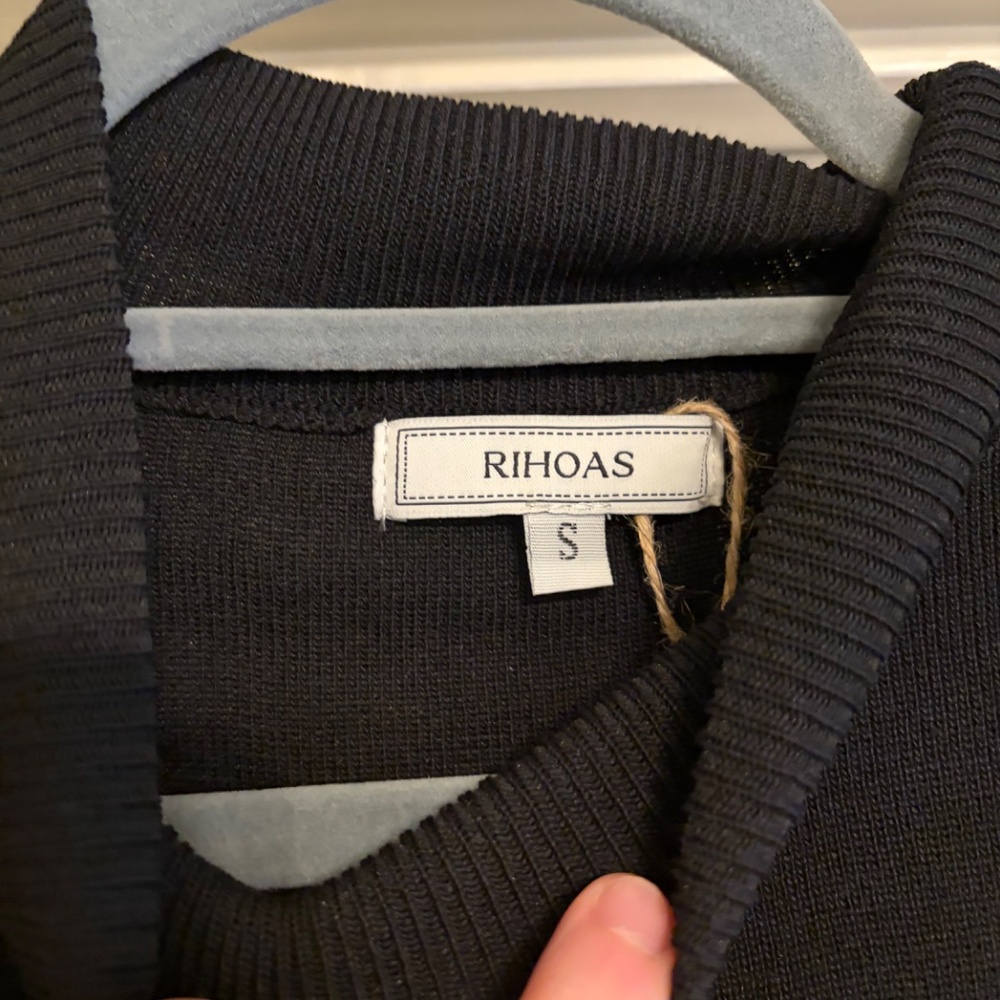 Black Contrasting Long Sleeve Sweater Mini Dress - Picture 4 of 4